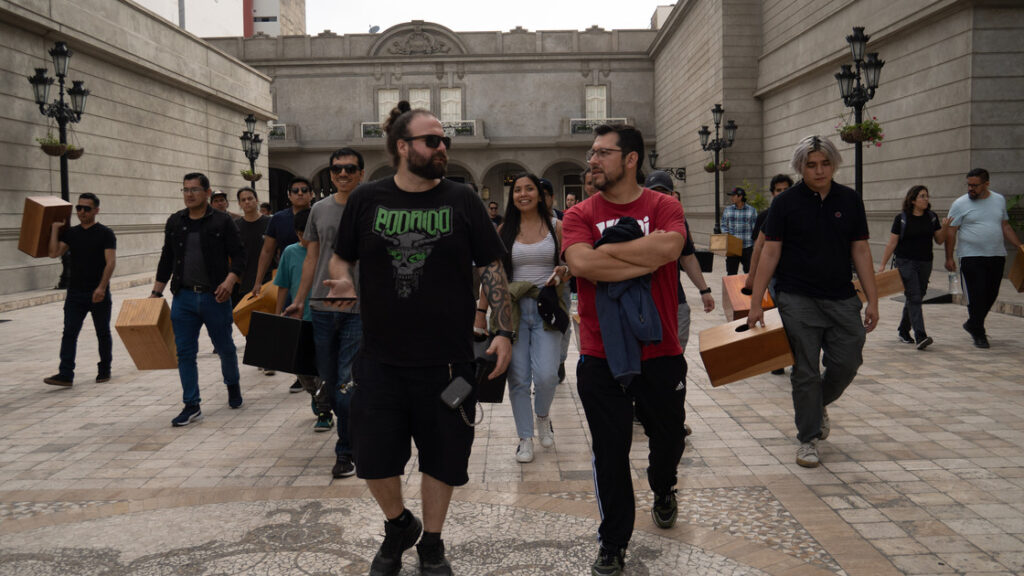 ricardo mendez, gonzalo gayoso, foo fighters peru, foo fighters, foo peruvian heroes